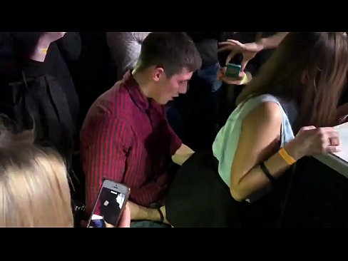 ❤️ Sexe real en una discoteca russa. Noia russa de 18 anys a l'anus i la vagina follada en una discoteca ️❌  Sexe al porno ca.comicsporn.ru ❌❤